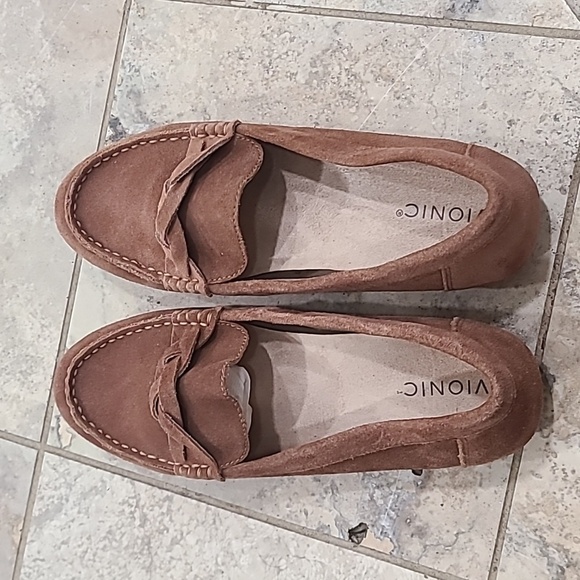 Vionic Tan Flats Moccasin-Style Loafers NWOB - Picture 1 of 7